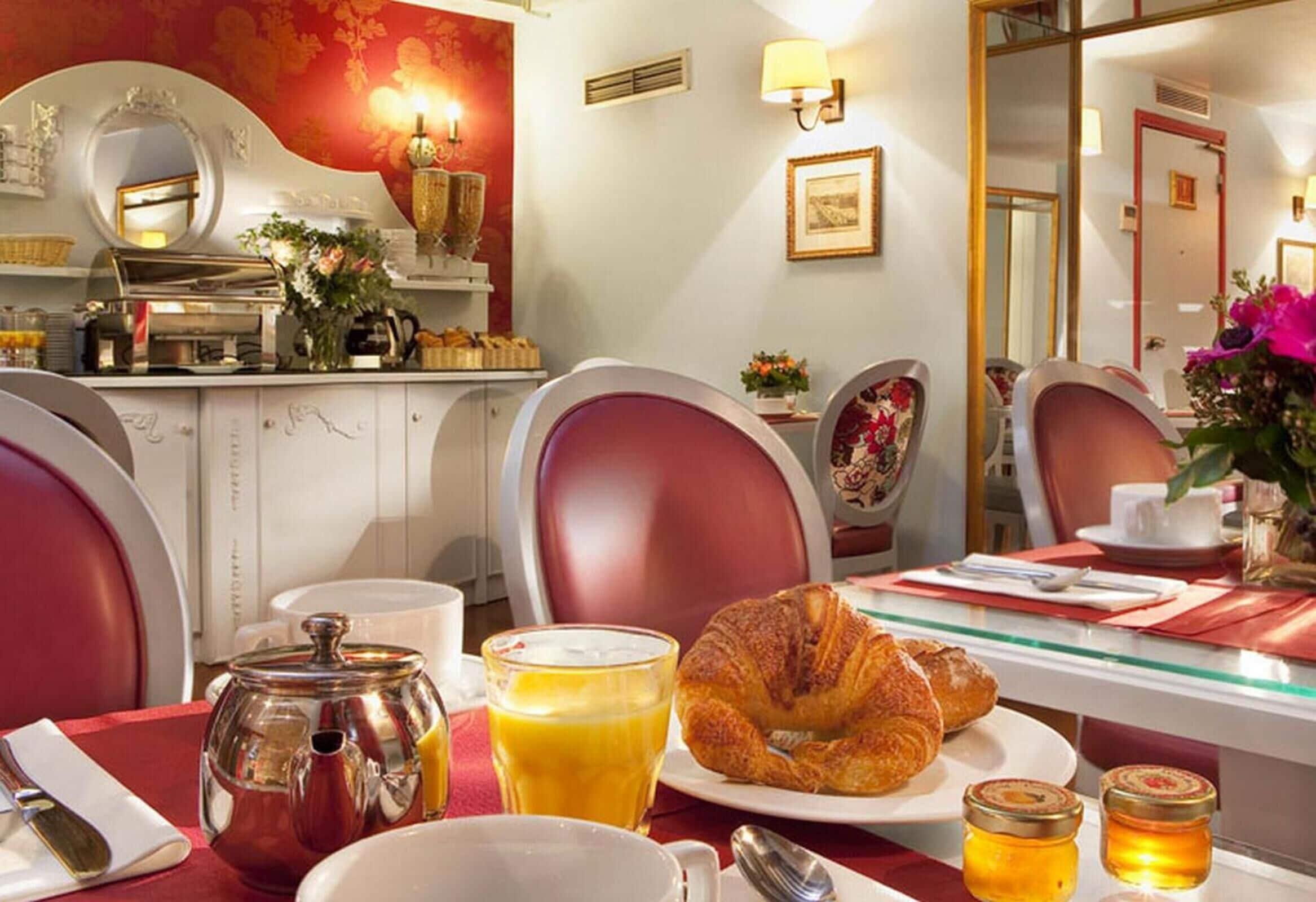 Louvre Bons Enfants Hotel